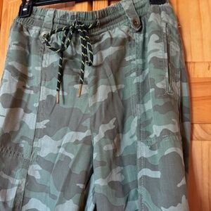 Knox Rose , small, green ,  NEW   Camo jogger pants